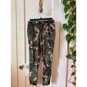R/S women’s size small camo pants